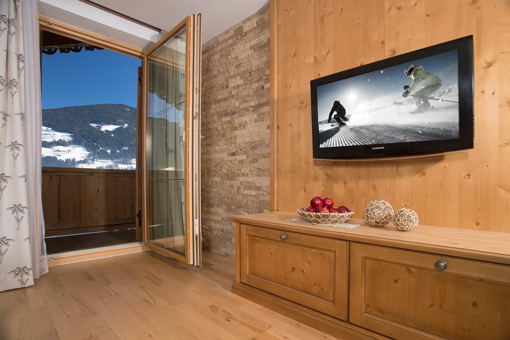 Отель Brixnerhof Im Zillertal Шлиттерс Экстерьер фото